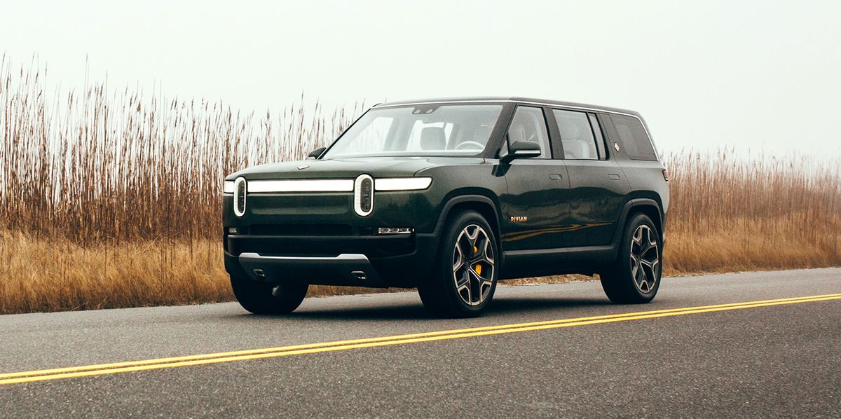 2022 Rivian R1S - K-Turn Mode, a feature for the Rivian R1T and R1S that can make the car turn like a tank