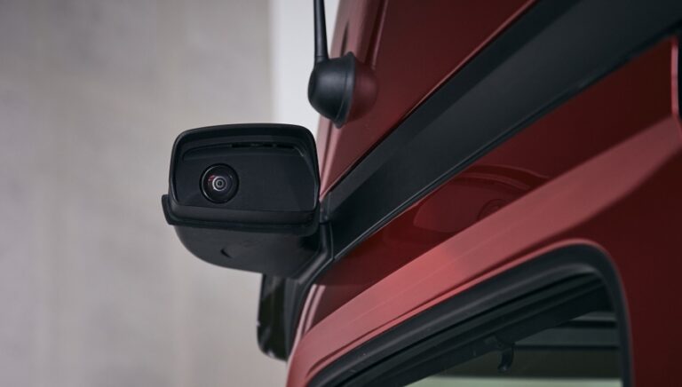 Daimler Introduces New Generation Mirrorcam For Mercedes Benz Trucks