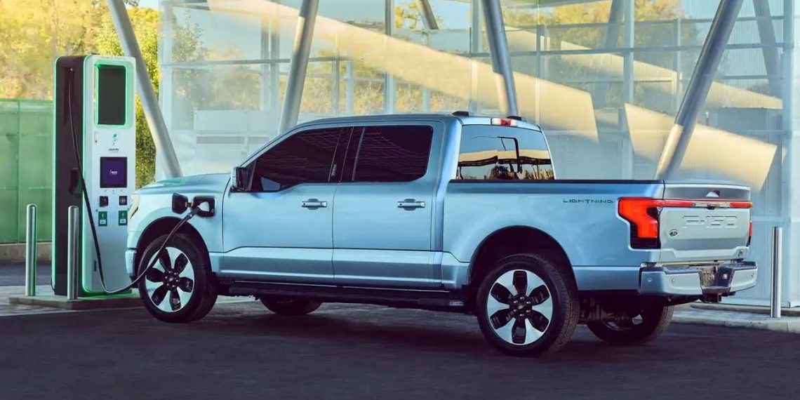 Ford F150 Lightning owners gets 250 kWh of free fastcharging at