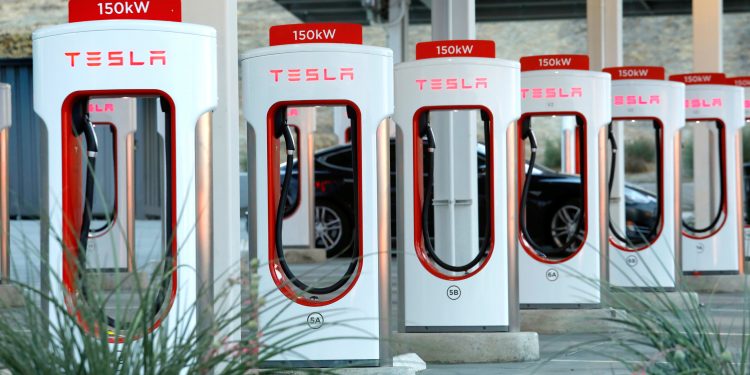 Tesla significantly increases European Supercharger rates quoting energy cost 750x375 - Tesla Poised to Unlock Up to $20 Billion Revenue Boost through NACS Agreements, Predicts Wedbush Analyst