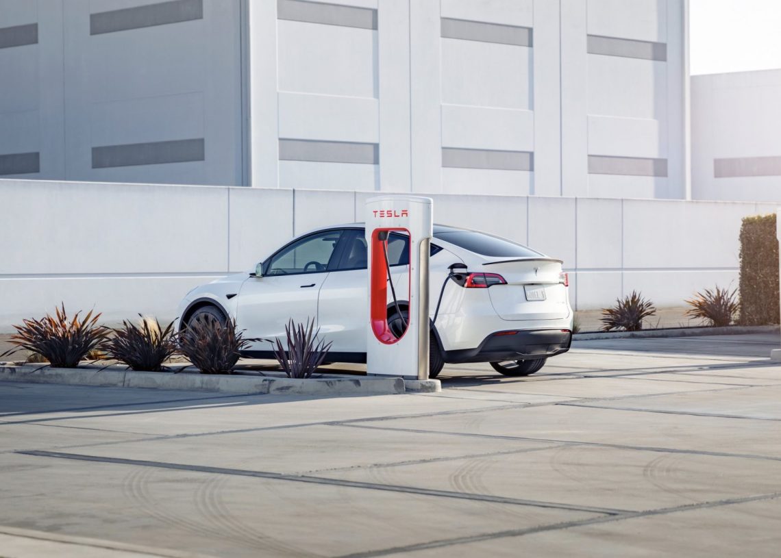 Tesla Unveils Sneak Peek of Wireless Home Charging Station
