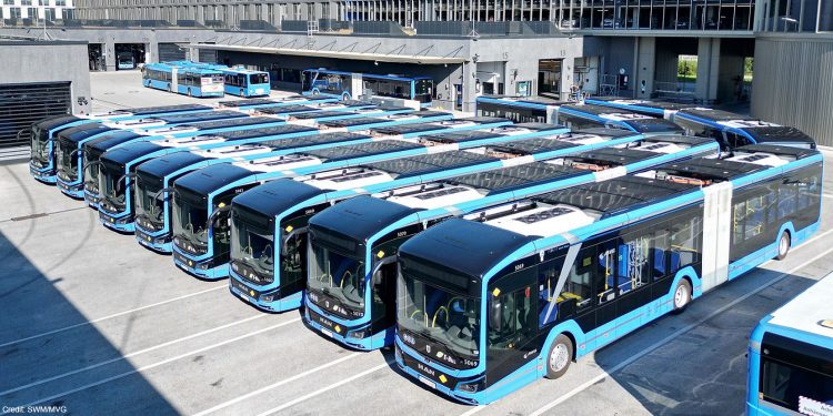 man lions city e elektrobus electric bus 750x375 - Munich Transport Company Adds 21 Electric Articulated Buses to Fleet