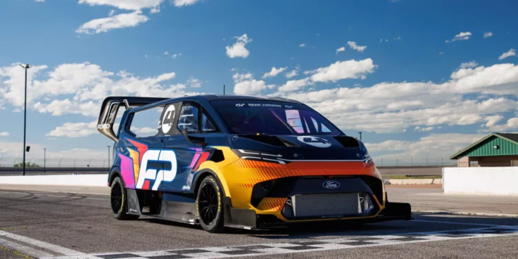 Ford Transit SuperVan 00018 1536x1024 1 750x375 - Ford's SuperVan 4.2 Electrifies Pikes Peak, Sets New Record in Open Division