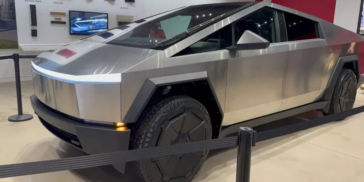 John W. Davis 1024x576 1 750x375 - Tesla Rolls Out Cybertruck Showcase in Showrooms Ahead of Delivery Event