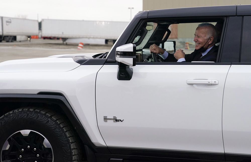 Biden Hummer - Biden Will Replace 600,000 Government Vehicles Into Electric Cars