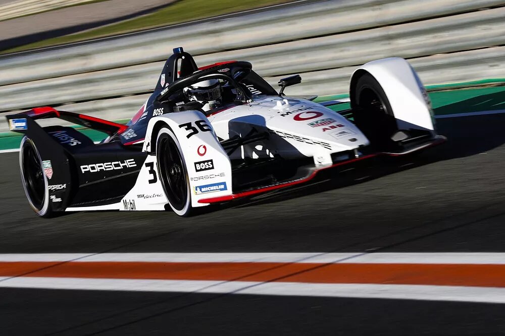 Formula E Battery - Porsche Wants To Develop Formula E Car Batteries