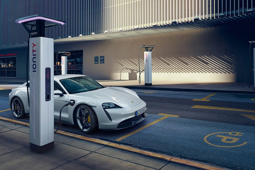 Porsche Charging - Porsche Research : 100-kWh battery delivers the best balance between charging time, distance, and performance