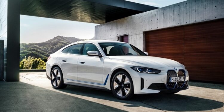 BMW i4 eDrive40 Price and Specifications [Infographic]