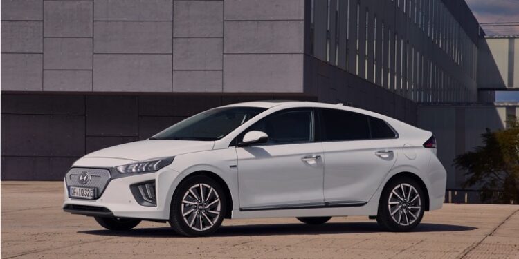 Hyundai IONIQ Electric 750x375 - Hyundai Ioniq Electric Price and Specifications [Infographic]