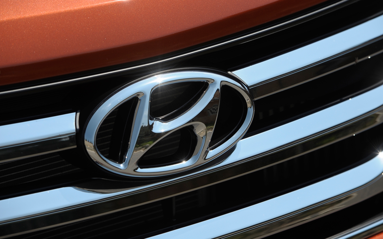 Hyundai logo - Hyundai Denies Stopping Hydrogen-Electric Car Development