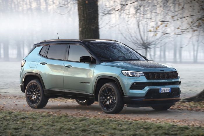 Jeep Compass e Hybrid and Jeep Compass 4xe 2 - What's the difference between Jeep Compass e-Hybrid and Jeep Compass 4xe
