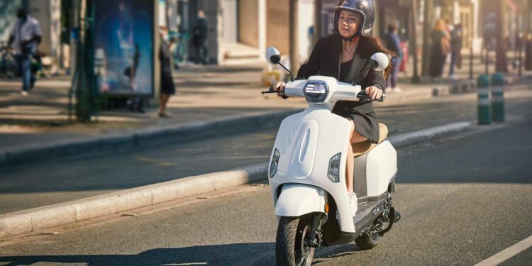 Mob Ion AM1 750x375 - Mob-Ion AM1 electric scooter officially launched with 121 miles range