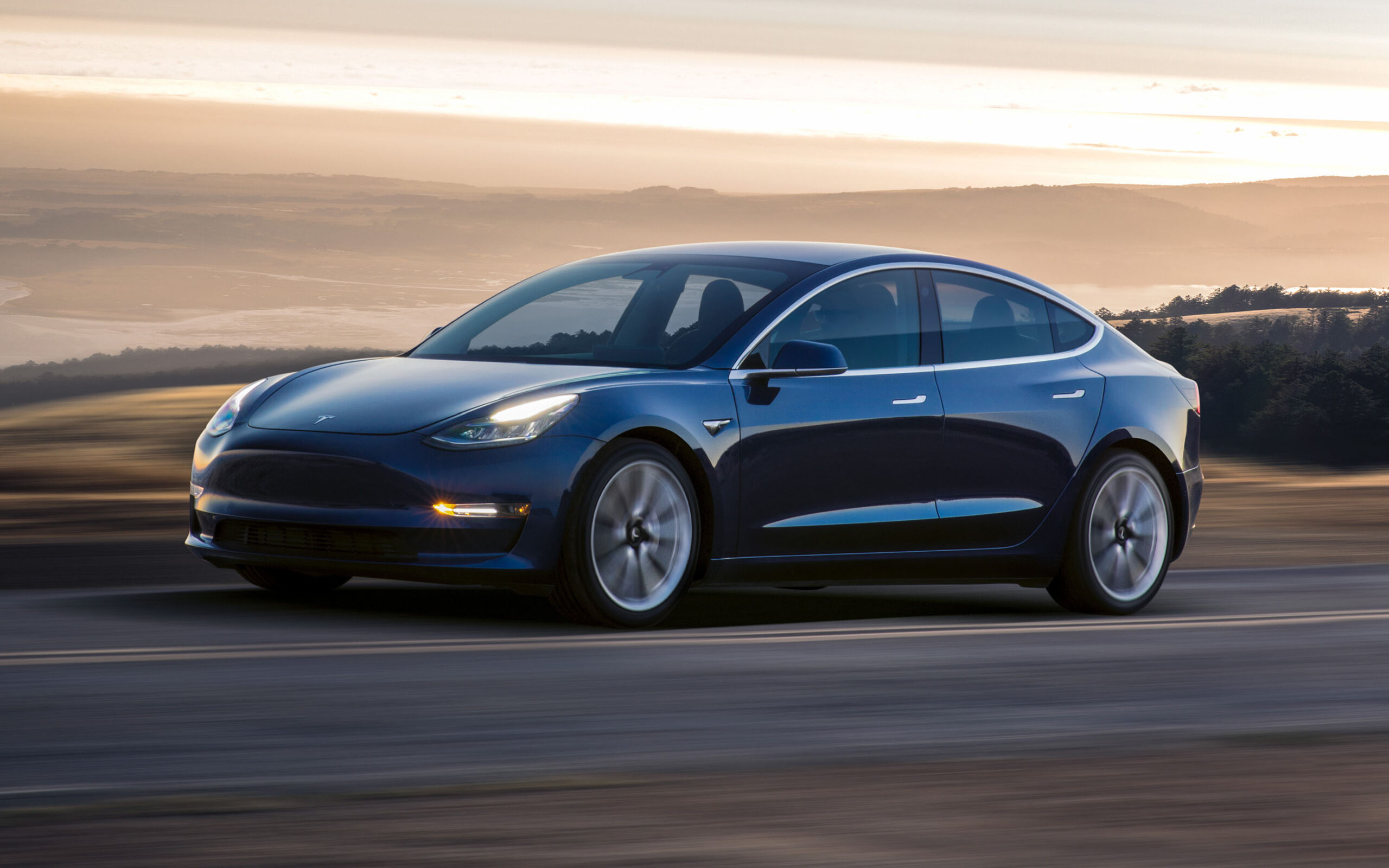 tesla model 3 long range dual motor price and specifications infographic