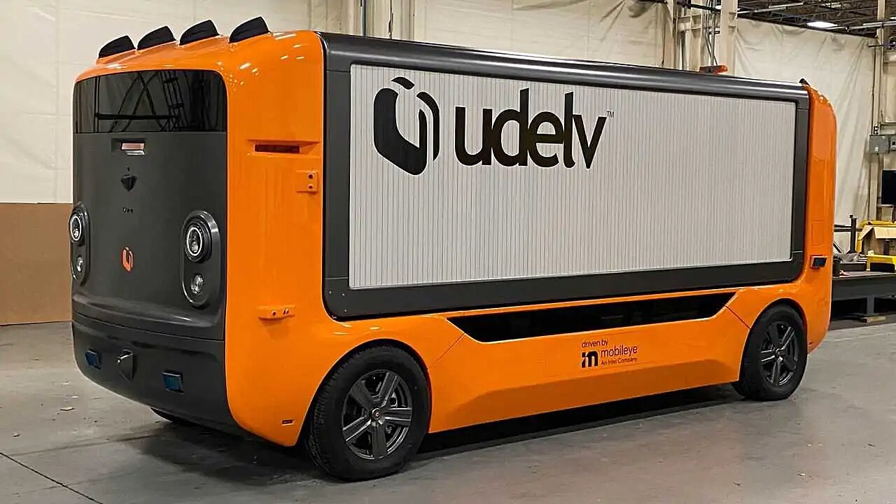 Udelv Transporter - Udelv Transporter introduced as Autonomous Delivery EV at CES 2022