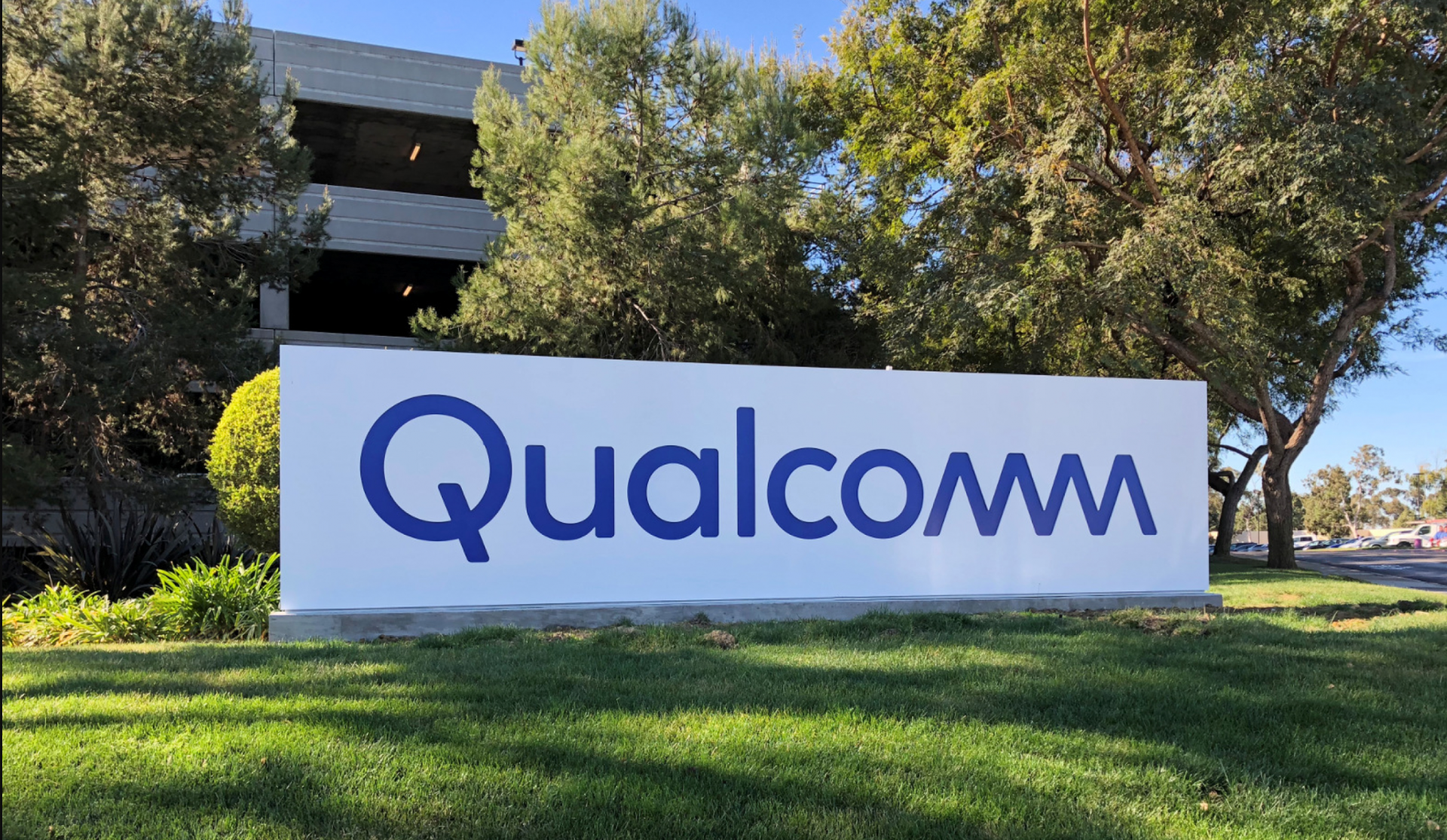 qualcomm photo - Qualcomm announced deals to supply chips to automakers Volvo Group, Honda and Renault