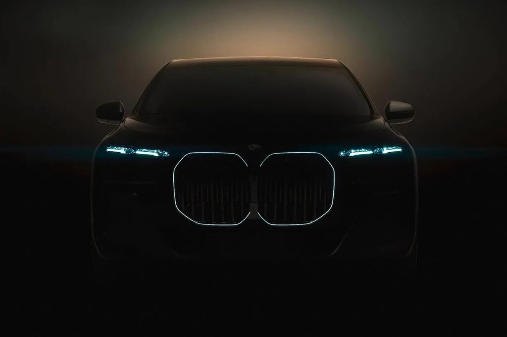 BMW to unveil its fully electric i7 sedan with range 580-610km per charge