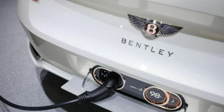 Bentley Charging 1.jpg 750x375 - Bentley unveiled plans to build a new electric model annually for five years from 2025