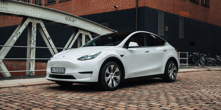 tesla model y 2022 1 750x375 - Tesla holds a 69.95% share of the electric vehicles market in the United States