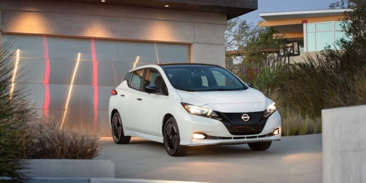 2023 Nissan Leaf 1 750x375 - Refreshed 2023 Nissan Leaf starts at $27,800 with range up to 149 miles