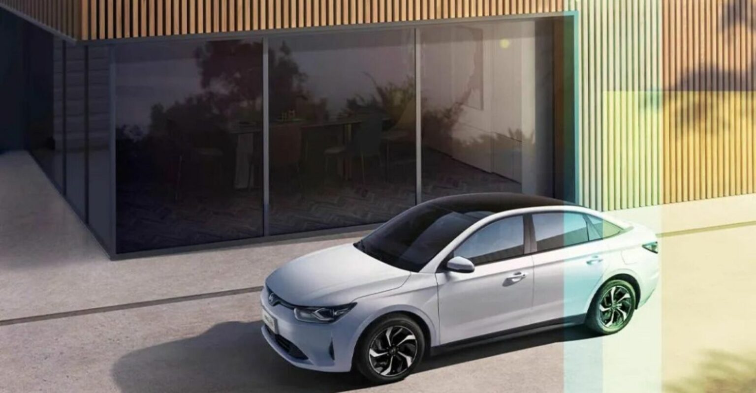 WM Motor Launches 2022 E.5 Electric Sedan, range up to 505 km