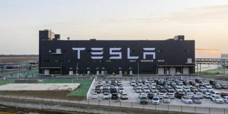 Tesla Shanghai Factory 750x375 - Tesla targets pre-lockdown production output in Giga Shanghai by May 16