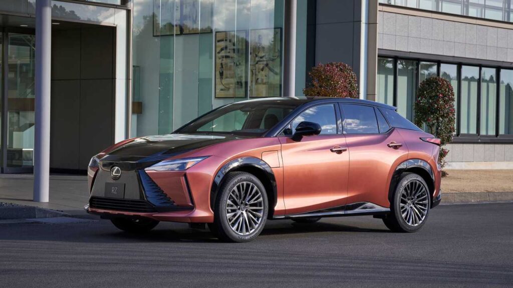Using same platform, Here is difference between Lexus RZ and Toyota bZ4X