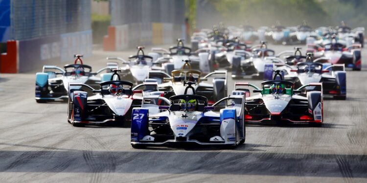 Formula E grid shot start 750x375 - Here are the differences between Attack Mode and Fanboost in Formula E