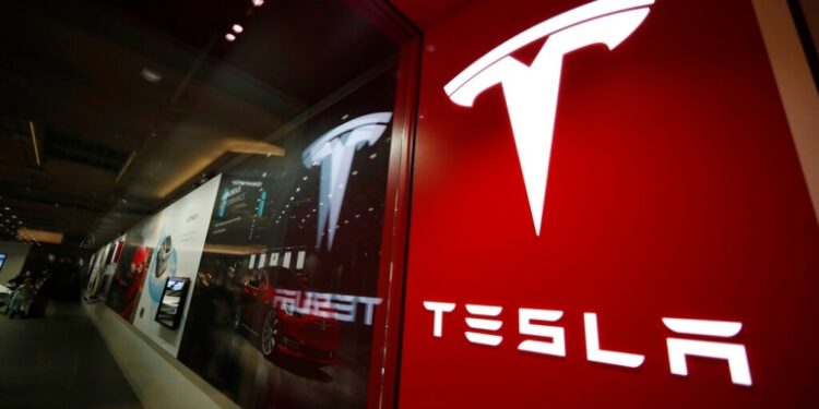 Tesla Shop 750x375 - Tesla suing former engineer for illegally transferring Dojo supercomputer technology
