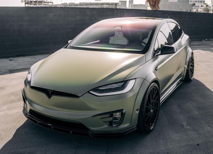 Tesla Model X Macho 2 - This Tesla Model X comes with macho army themed modification