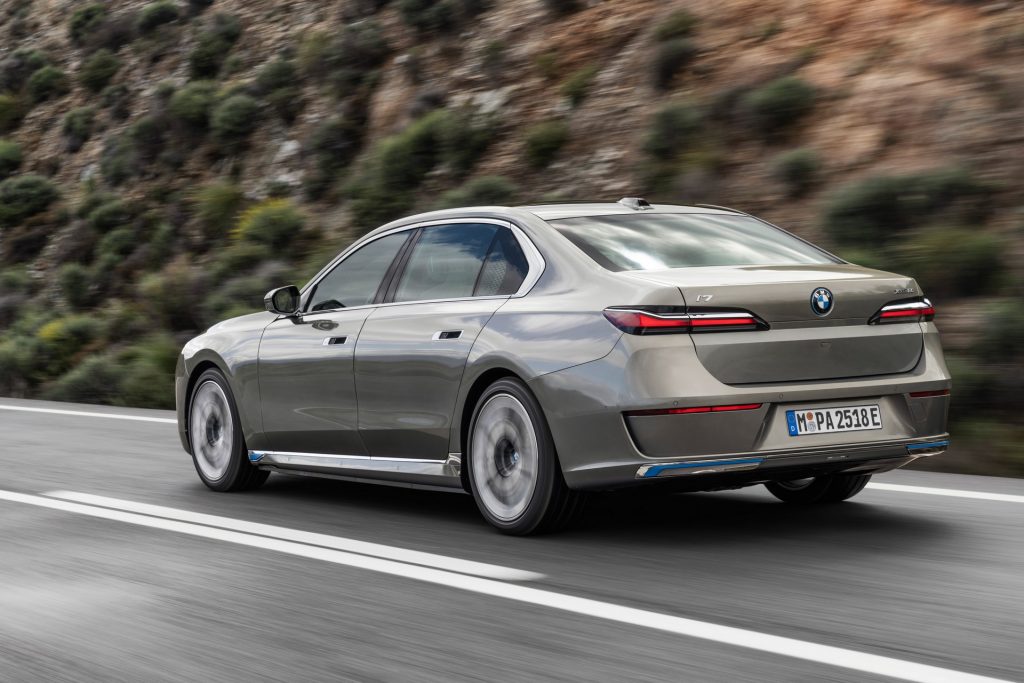 BMW i7 xDrive60 price to AU$297.900 in Australia with 625km range