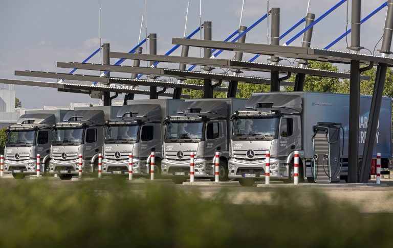 Daimler Truck Opens Electric Truck Charging Station, Can Be Used For ...