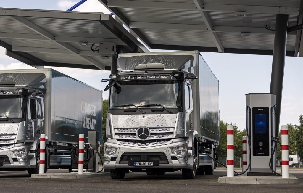 Daimler Truck opens electric truck charging station 3 1024x652 - Daimler Truck opens electric truck charging station, can be used for various manufacturers