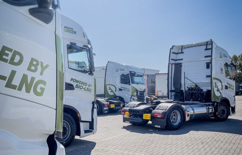 Iveco S Way LNG Iveco S Way CNG 2 1024x656 - Iveco receives order for S-Way LNG dan S-Way CNG emission-free truck from Hegelmann Group