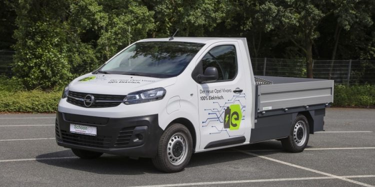 Opel Vivaro e flatbed pickup 1 750x375 - Opel Vivaro-e now comes with a flatbed pickup variant, the payload is almost 1 Ton