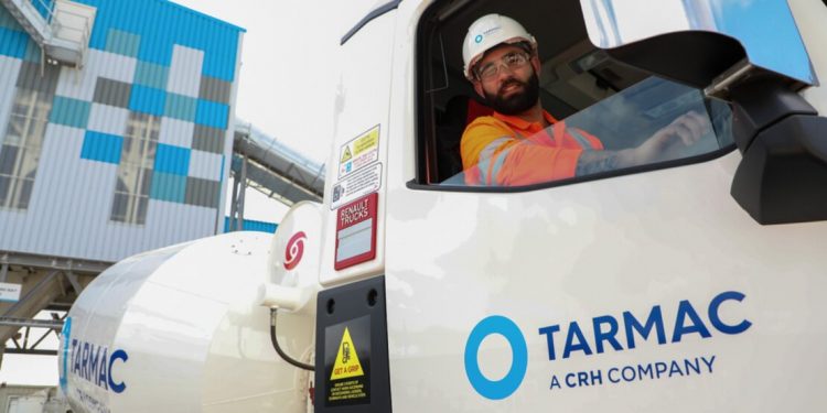 Tarmac orders electric mixer truck from Renault Trucks