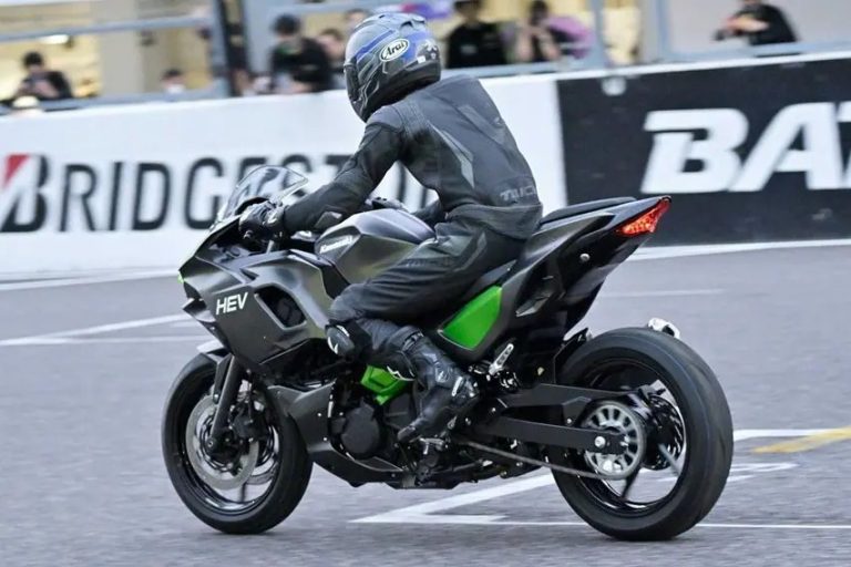 Kawasaki Ninja® e-1 ABS | EV Motorcycle | Electric Powered