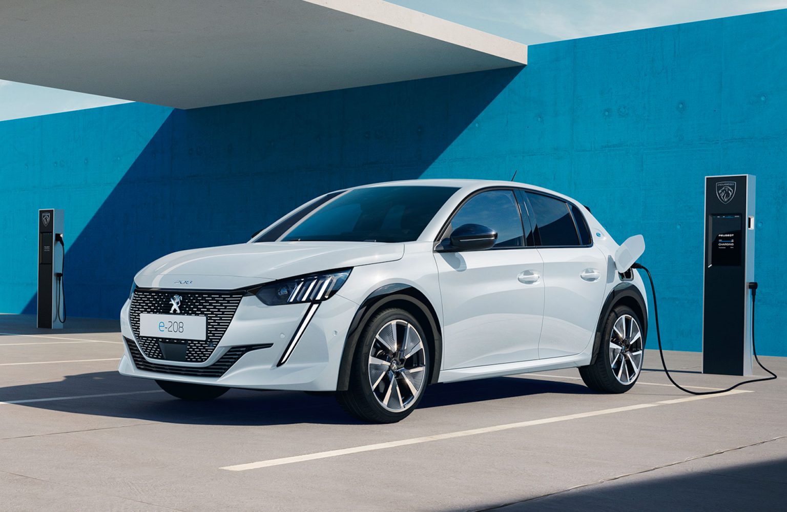 Peugeot reveals 2023 e-208 : horsepower boost and improvement driving range 2023 Peugeot e-208