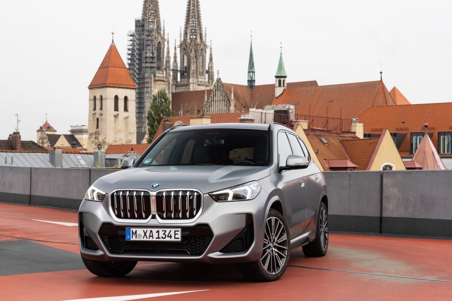 US: BMW sells 6,657 electric vehicles in Q4, Representing 4.7 % of Total Sales BMW unveils all-electric iX1 for European market, range up to 439 km
