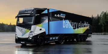 Daimler releases Mercedes Benz eActros LongHaul electric truck, range up to 500 Km on a single charge