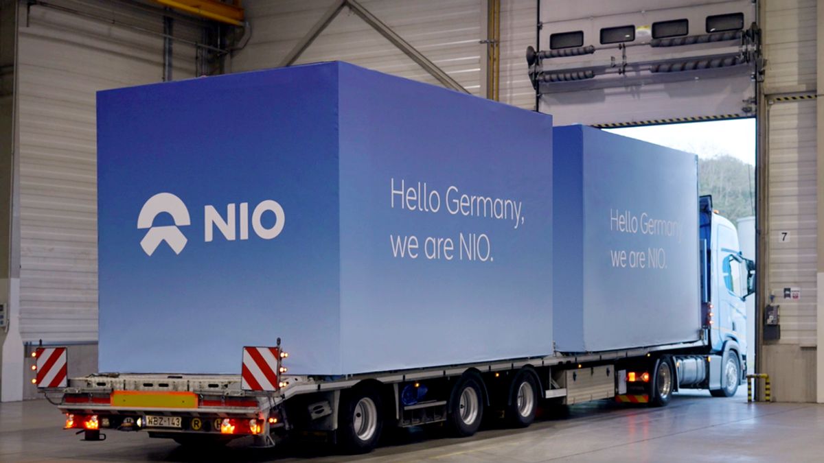 NIO delivers its first Power Swap Station to Europe from a production facility in Hungary