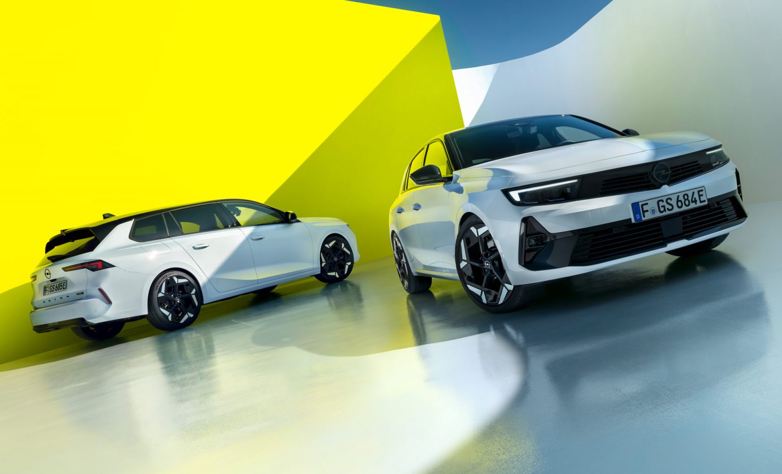 Opel launches Astra GSe, first model in a new range of electrified performance cars Ope Astra GSe specifications