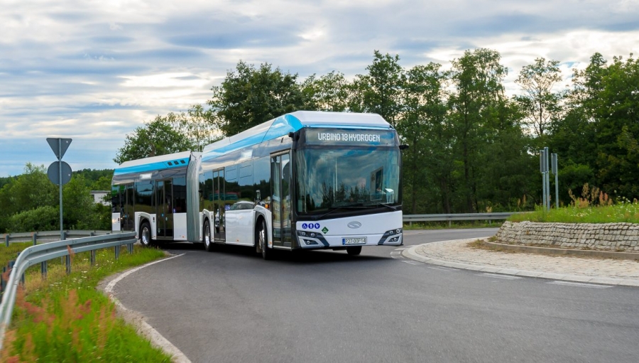 Solaris launches new hydrogen articulated bus with a length of 18 meters, capable of carrying 140 passengers