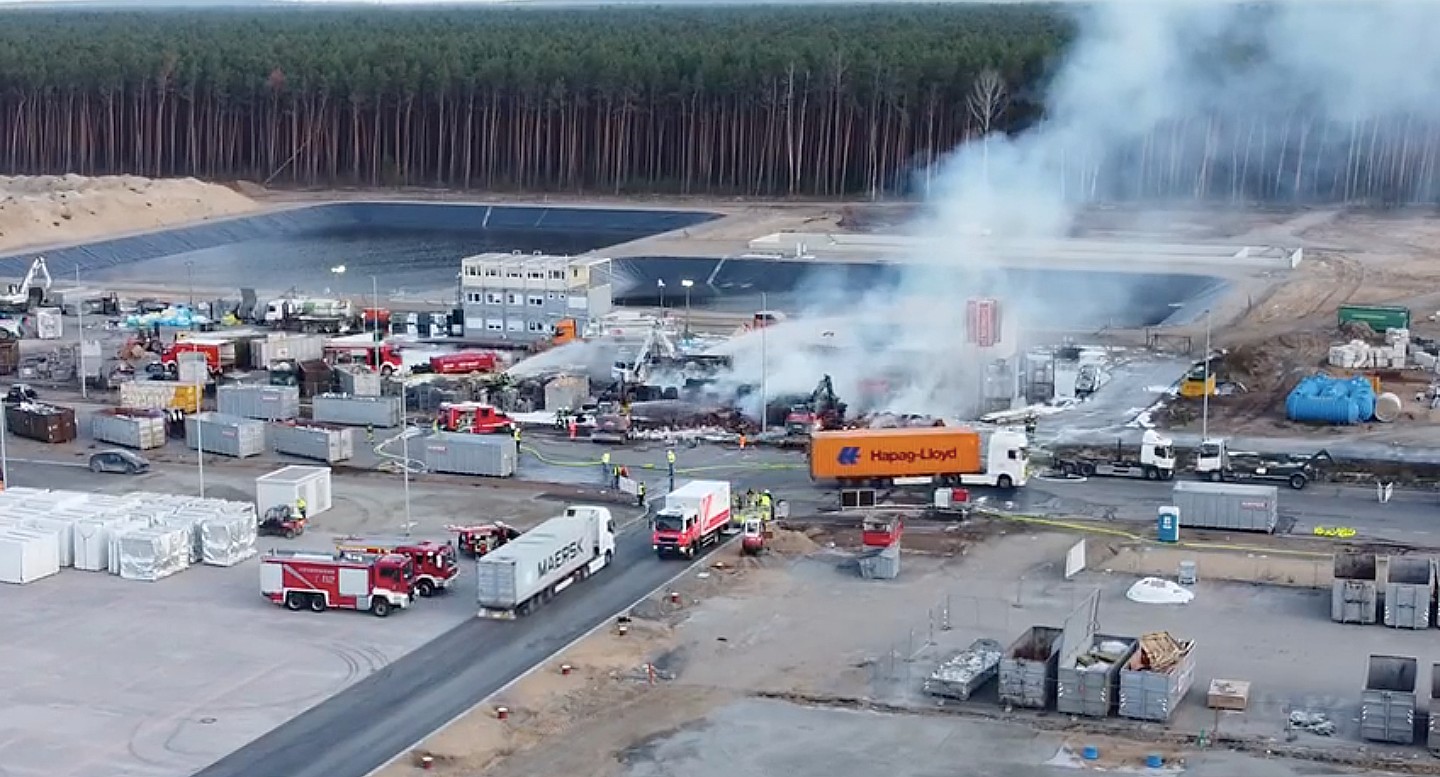 Tesla Giga Berlin cardboard fire, no injury reported