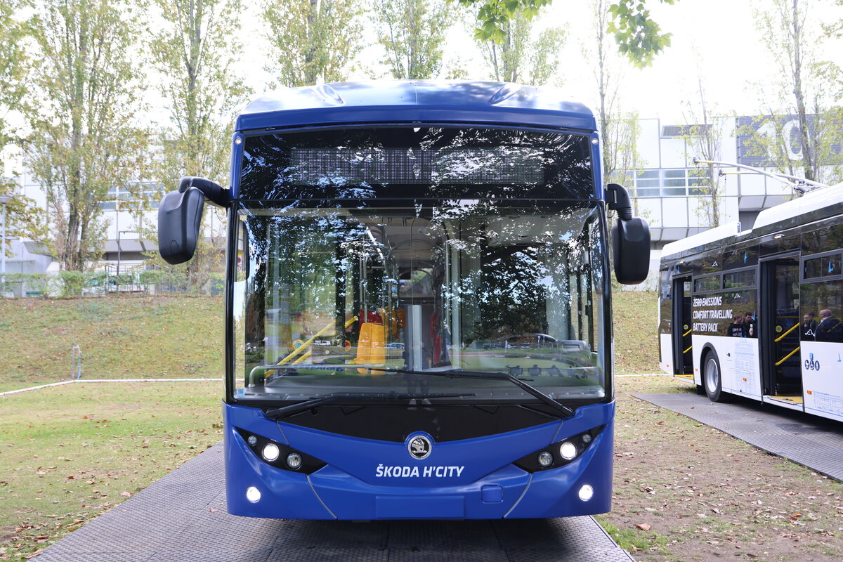 Skoda Group presents H’City 12 hydrogen bus with range up to 350 km