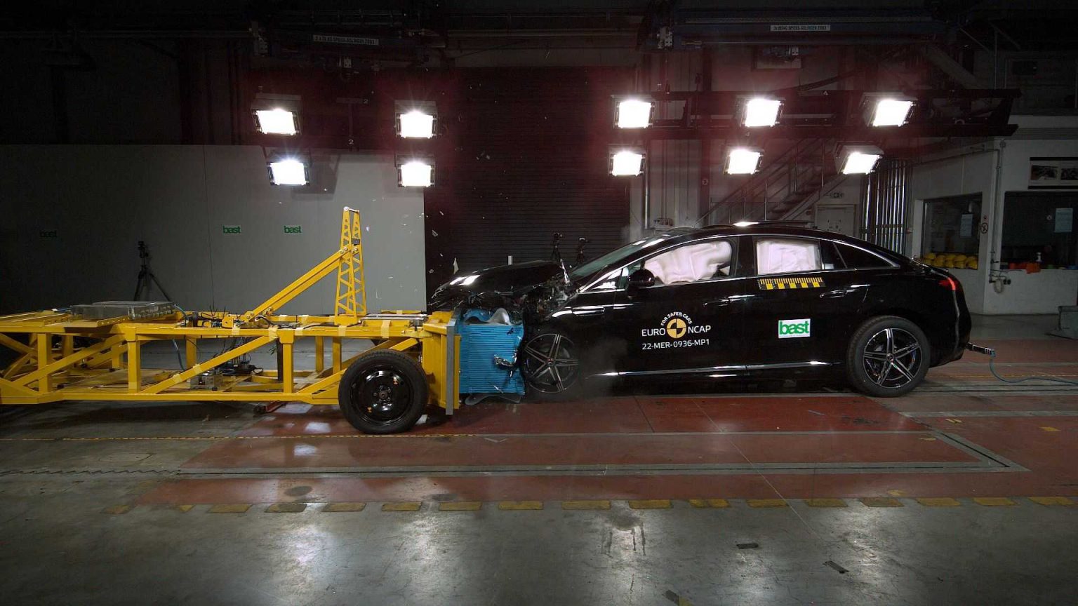 Mercedes-Benz EQE receives Euro NCAP results with 5-star safety rating