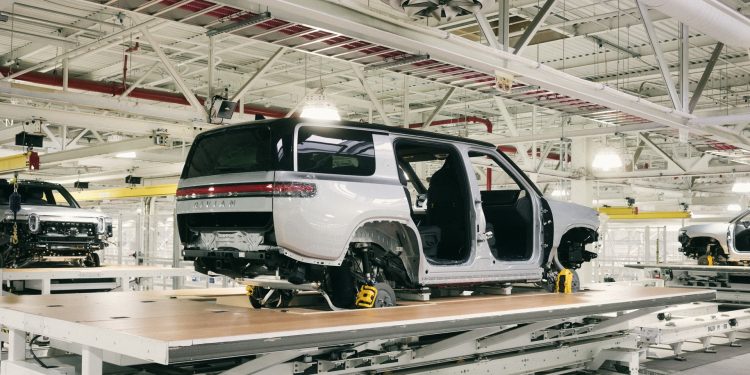 Rivian R1T and R1S are getting new supercar like suspension system from Tenneco 750x375 - Rivian R1T and R1S are getting new supercar-like suspension system from Tenneco