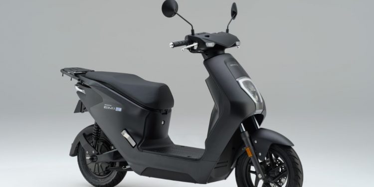 EM1 e 750x375 - The Honda EM1 e: electric scooter will launch in Europe in mid-2023