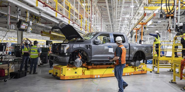 F 150 Lightning 750x375 - Ford boosts production output of F-150 Lightning electric pickup truck