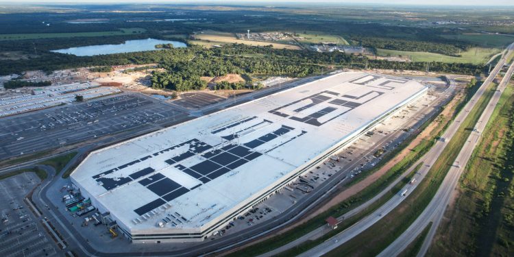 Giga Texas 750x375 - Tesla Applies for $700 Million Expansion of Gigafactory Texas in Austin