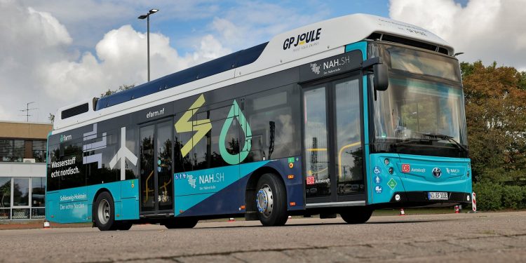 Toyota completes test for long-distance hydrogen bus with fuel cell technology from Mirai sedan